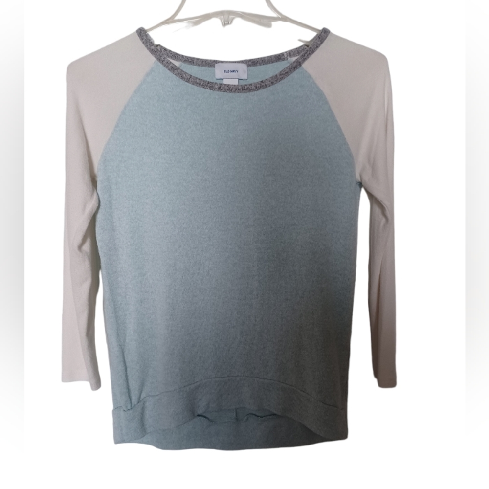 Old Navy light blue and white light weight sweater Youth Size M (8)